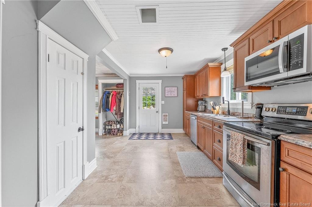 10 Stanley Oliver Rd, Back Bay, NB