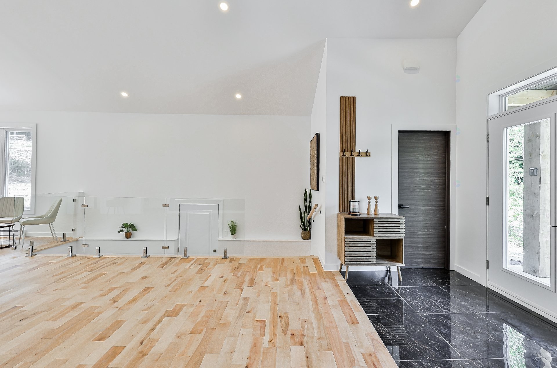 Hall d'entrée/Vestibule - 750 5E Rang, Sainte-Julienne, QC - Indoor Photo Showing Other Room