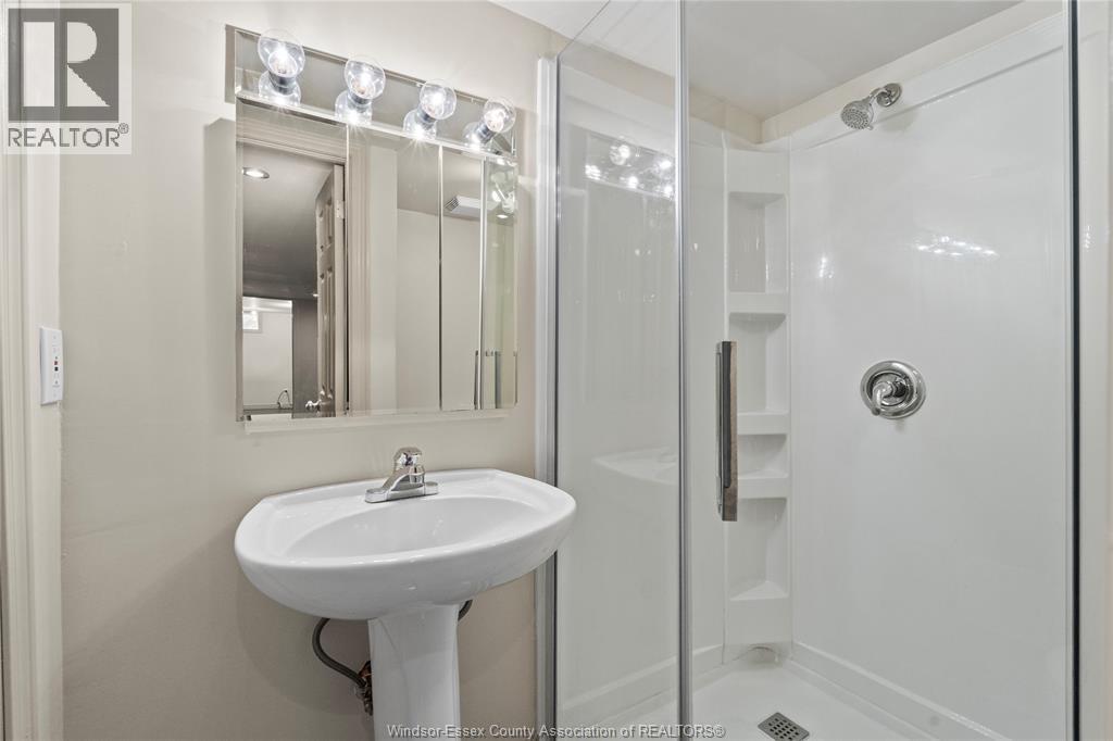 2940 Randolph Avenue, Windsor, ON - Indoor Photo Showing Bathroom
