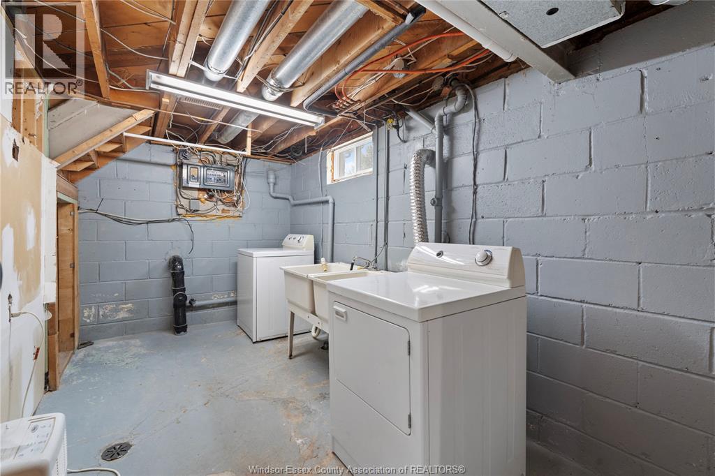 2940 Randolph Avenue, Windsor, ON - Indoor Photo Showing Laundry Room