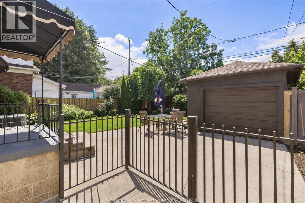 2333 Chilver, Windsor, ON - Outdoor With Deck Patio Veranda With Exterior