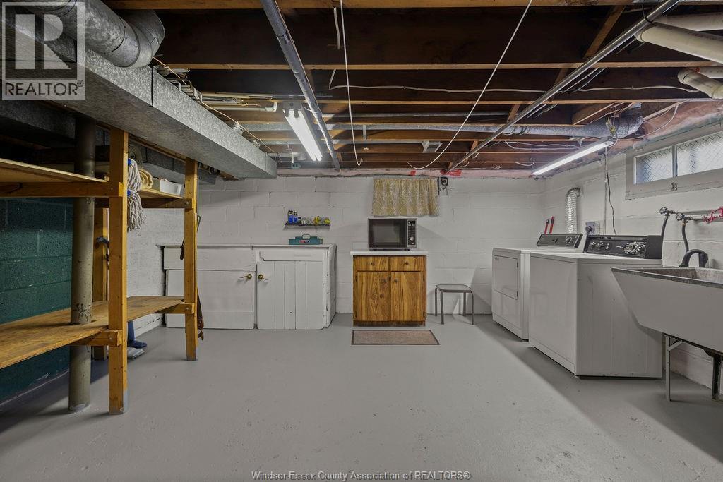 2333 Chilver, Windsor, ON - Indoor Photo Showing Basement