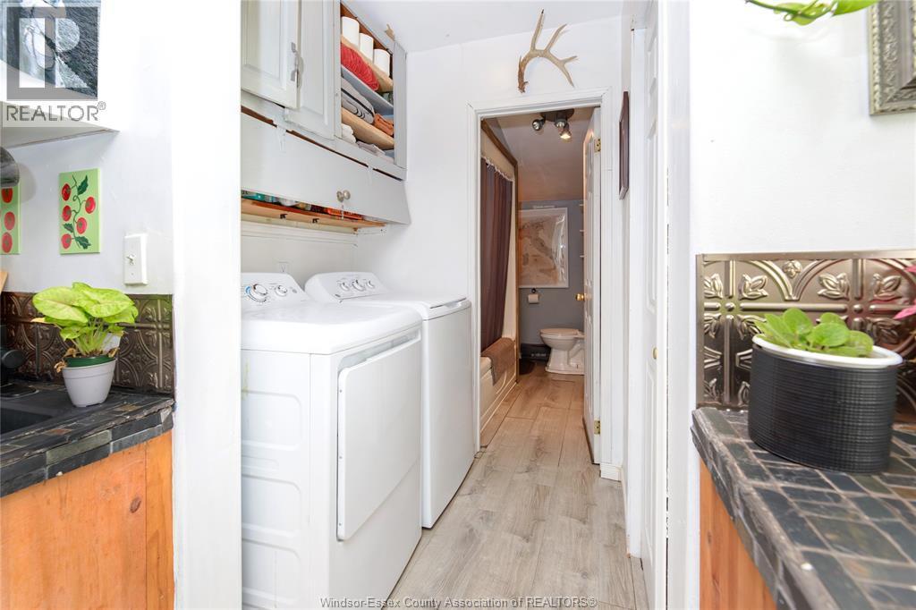 5689 Third Line, Chatham-Kent, ON - Indoor Photo Showing Laundry Room
