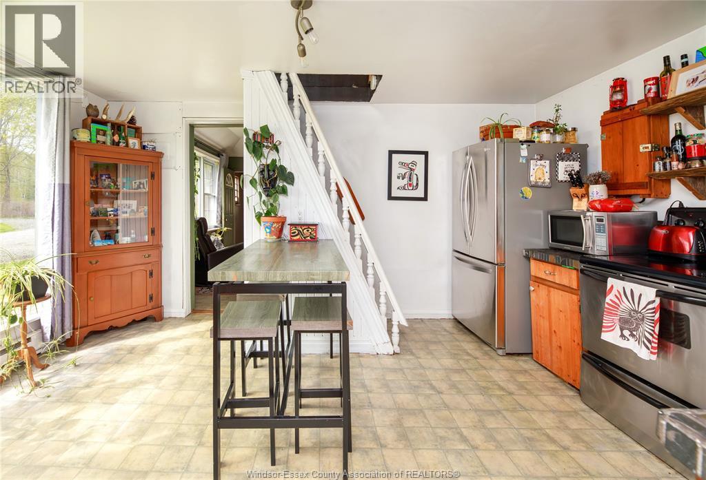 5689 Third Line, Chatham-Kent, ON - Indoor Photo Showing Kitchen