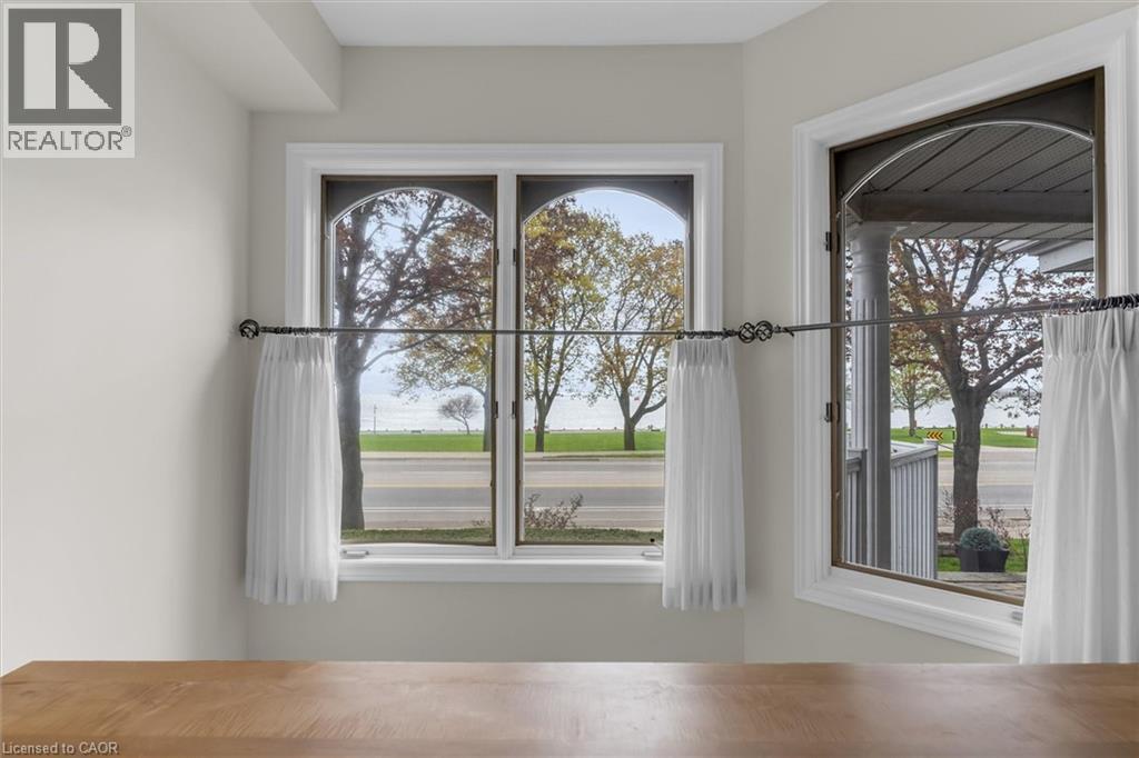 1389 Lakeshore Road, Burlington, ON - Indoor Photo Showing Other Room