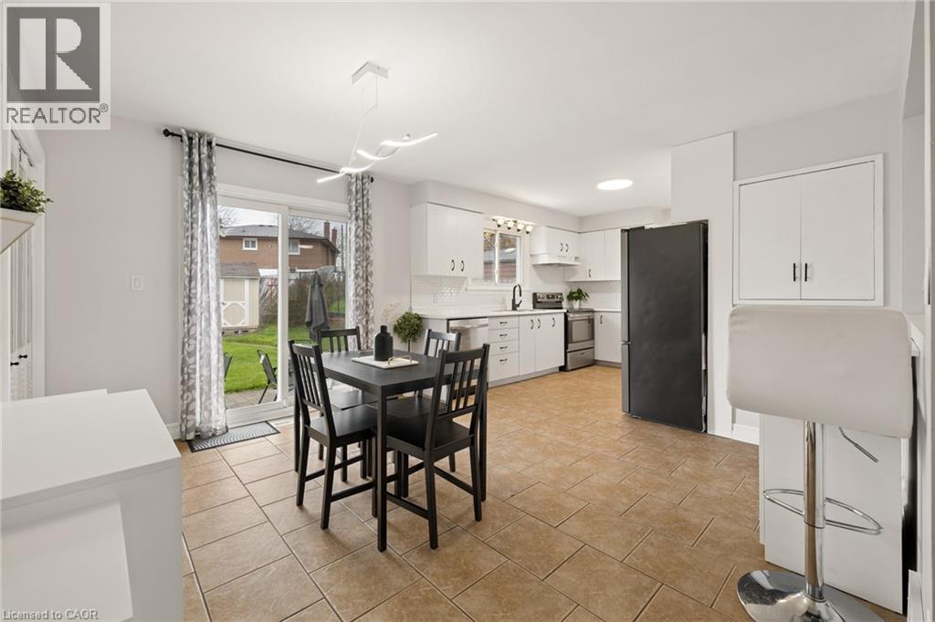 183 Kipling Avenue, Kitchener, ON - Indoor Photo Showing Dining Room