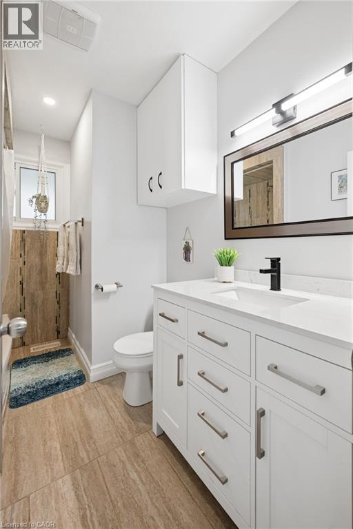 183 Kipling Avenue, Kitchener, ON - Indoor Photo Showing Bathroom