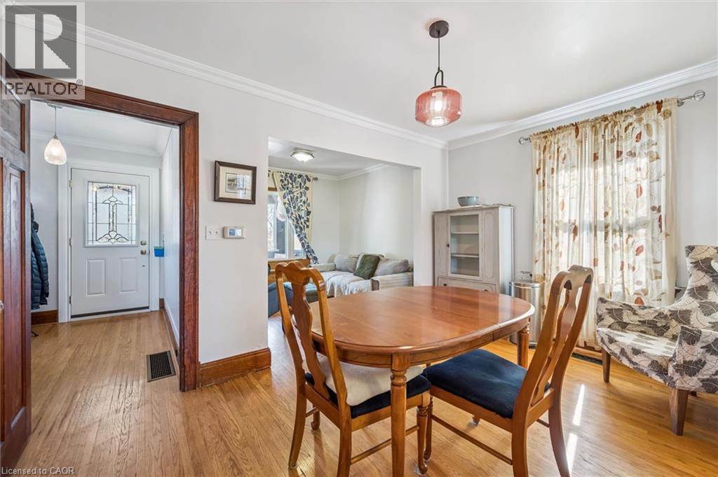 15 Waterside Avenue, Cambridge, ON - Indoor Photo Showing Dining Room