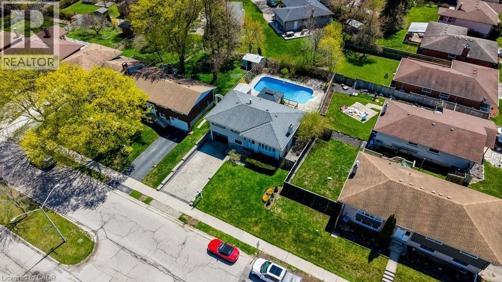 682 Glen Forrest Boulevard, Waterloo, ON - Outdoor With In Ground Pool With View