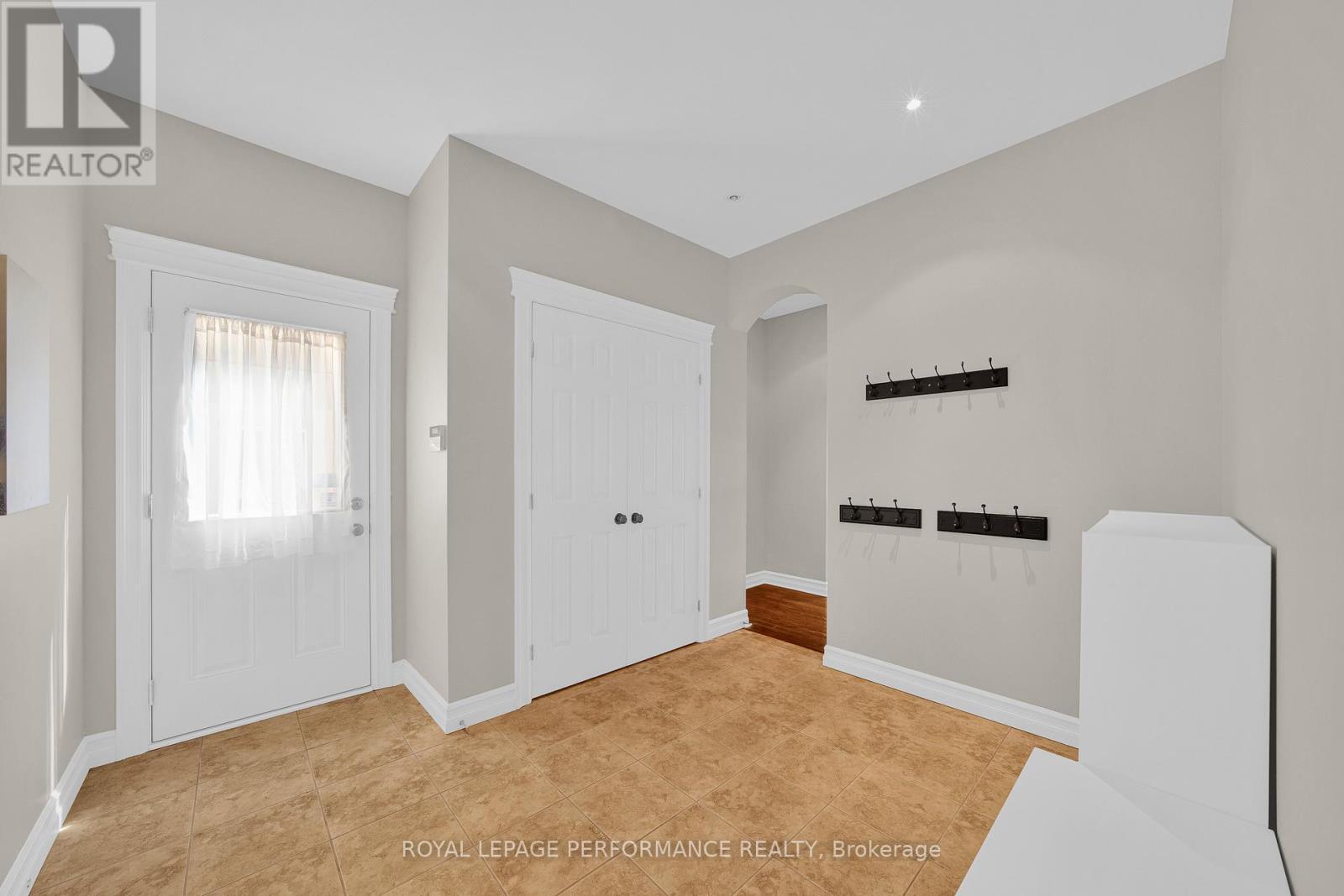 590 Kochar Drive, Ottawa, ON - Indoor Photo Showing Other Room