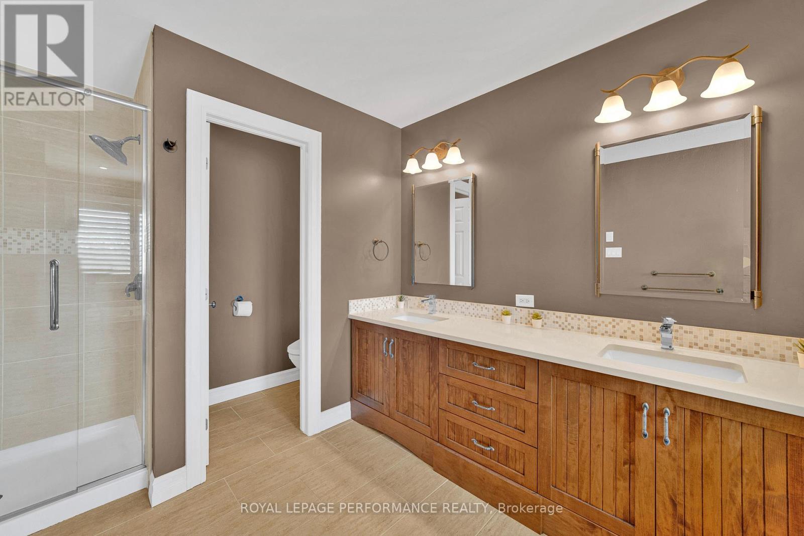 590 Kochar Drive, Ottawa, ON - Indoor Photo Showing Bathroom
