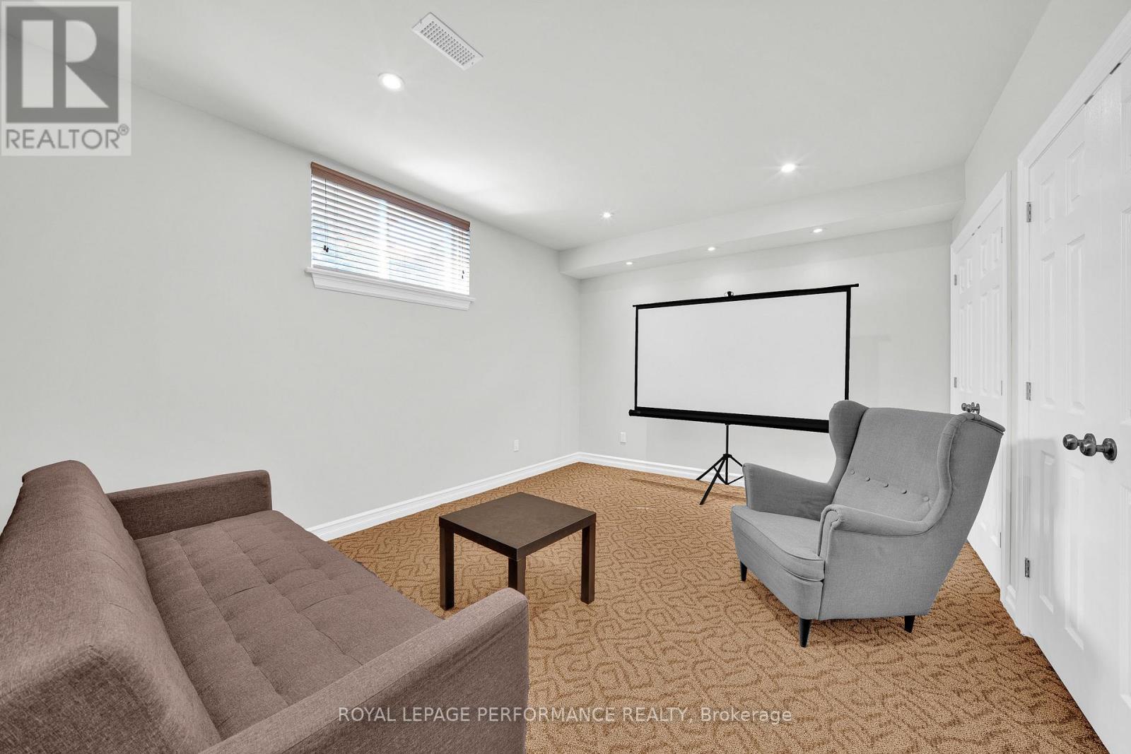 590 Kochar Drive, Ottawa, ON - Indoor