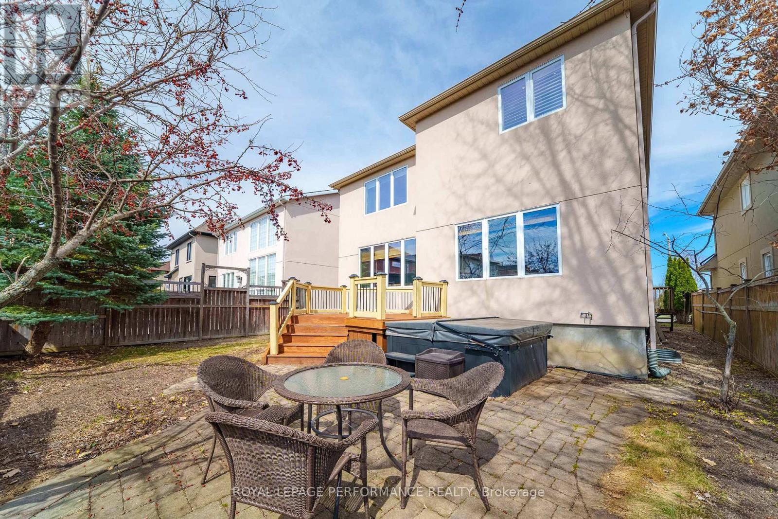 590 Kochar Drive, Ottawa, ON - Outdoor
