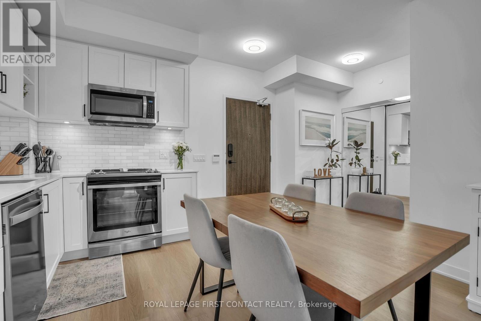 407 - 100 Eagle Rock Way, Vaughan, ON - Indoor