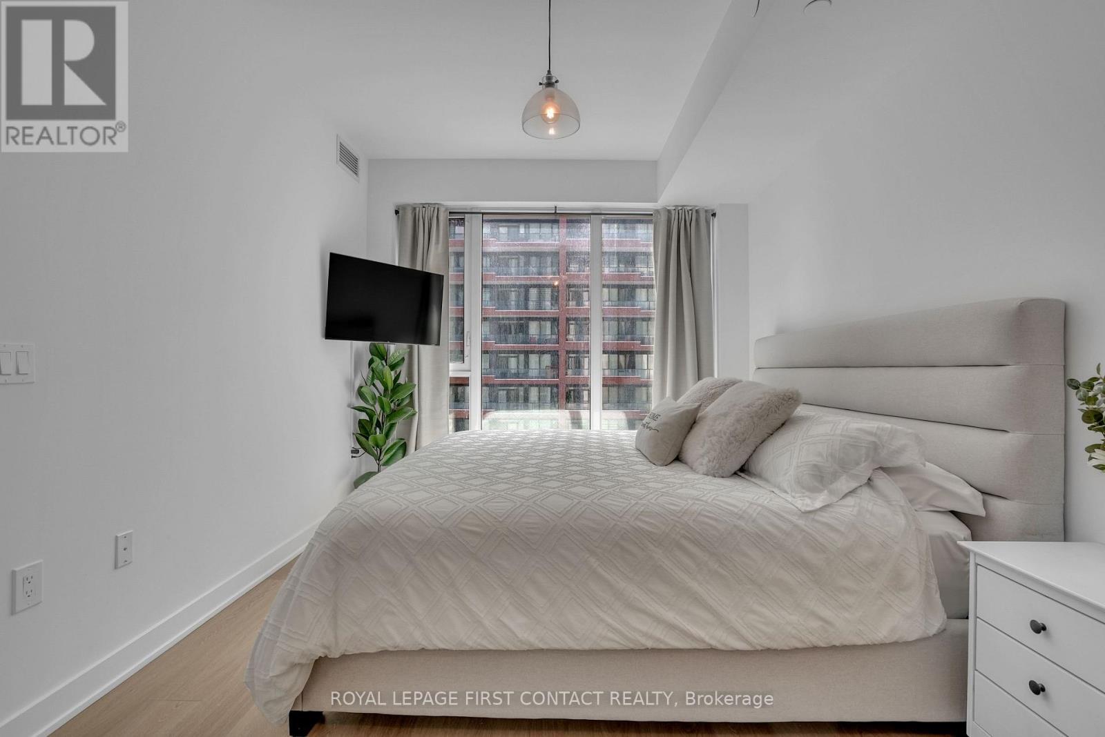 407 - 100 Eagle Rock Way, Vaughan, ON - Indoor Photo Showing Bedroom