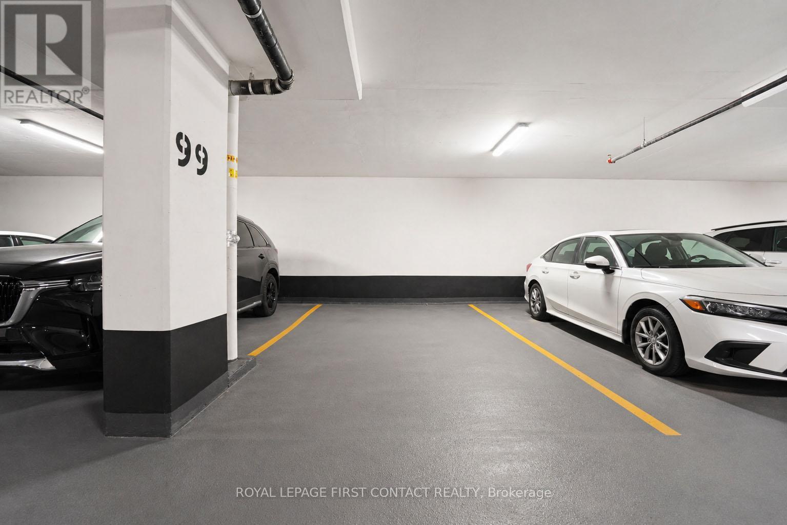 407 - 100 Eagle Rock Way, Vaughan, ON - Indoor Photo Showing Garage