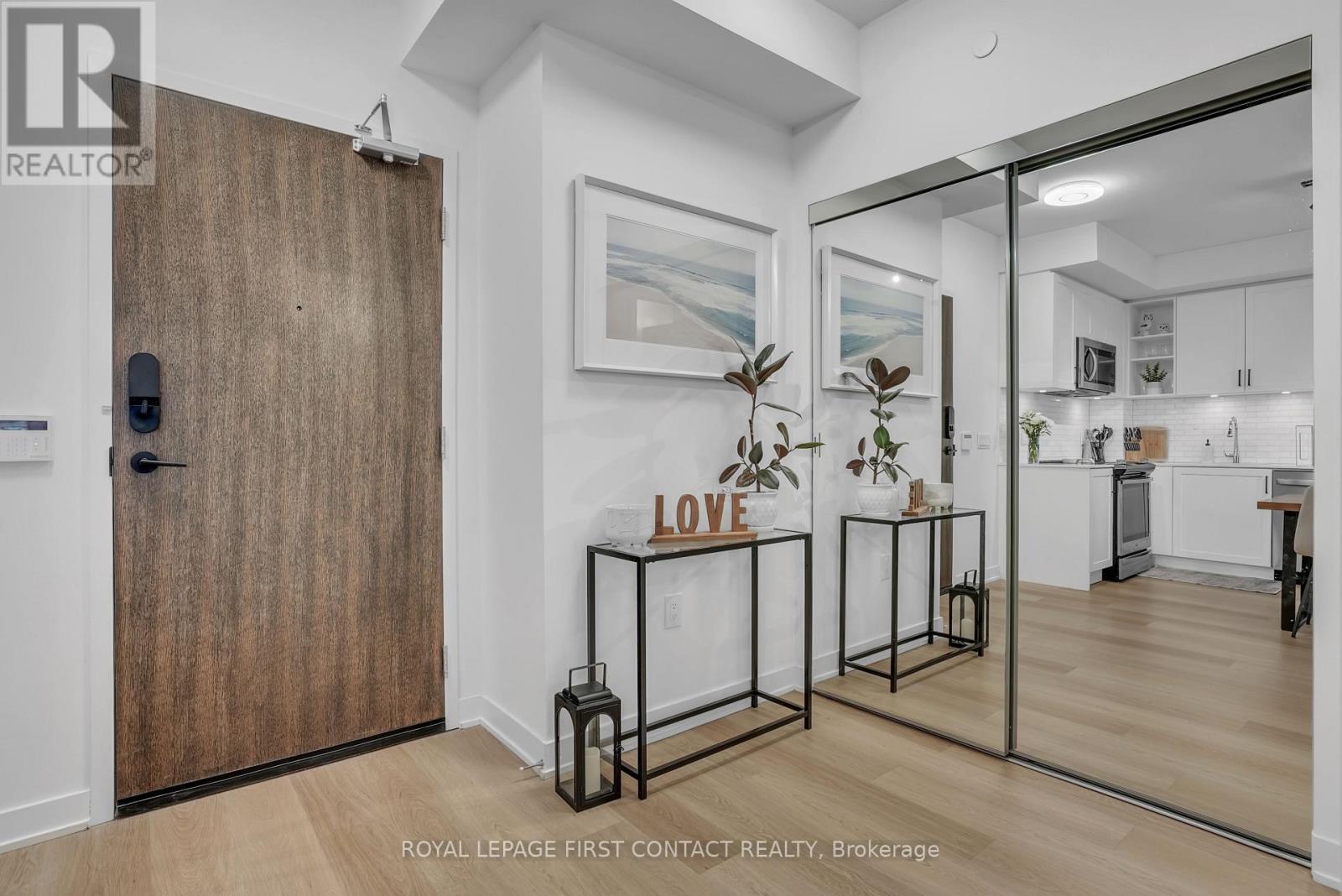 407 - 100 Eagle Rock Way, Vaughan, ON - Indoor