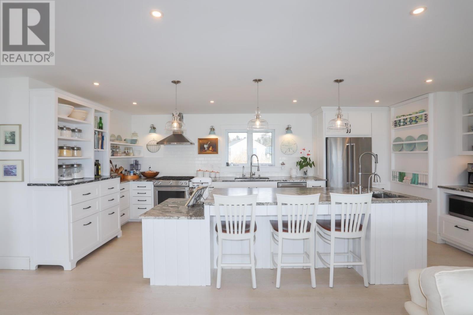 11 Mitchell St, Bruce Mines, ON - Indoor Photo Showing Kitchen With Upgraded Kitchen