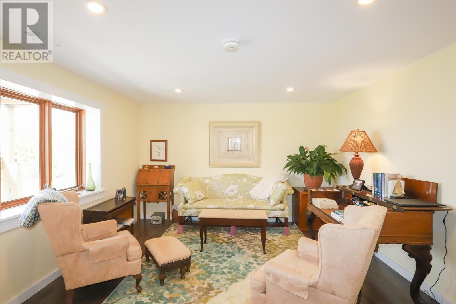 11 Mitchell St, Bruce Mines, ON - Indoor Photo Showing Living Room