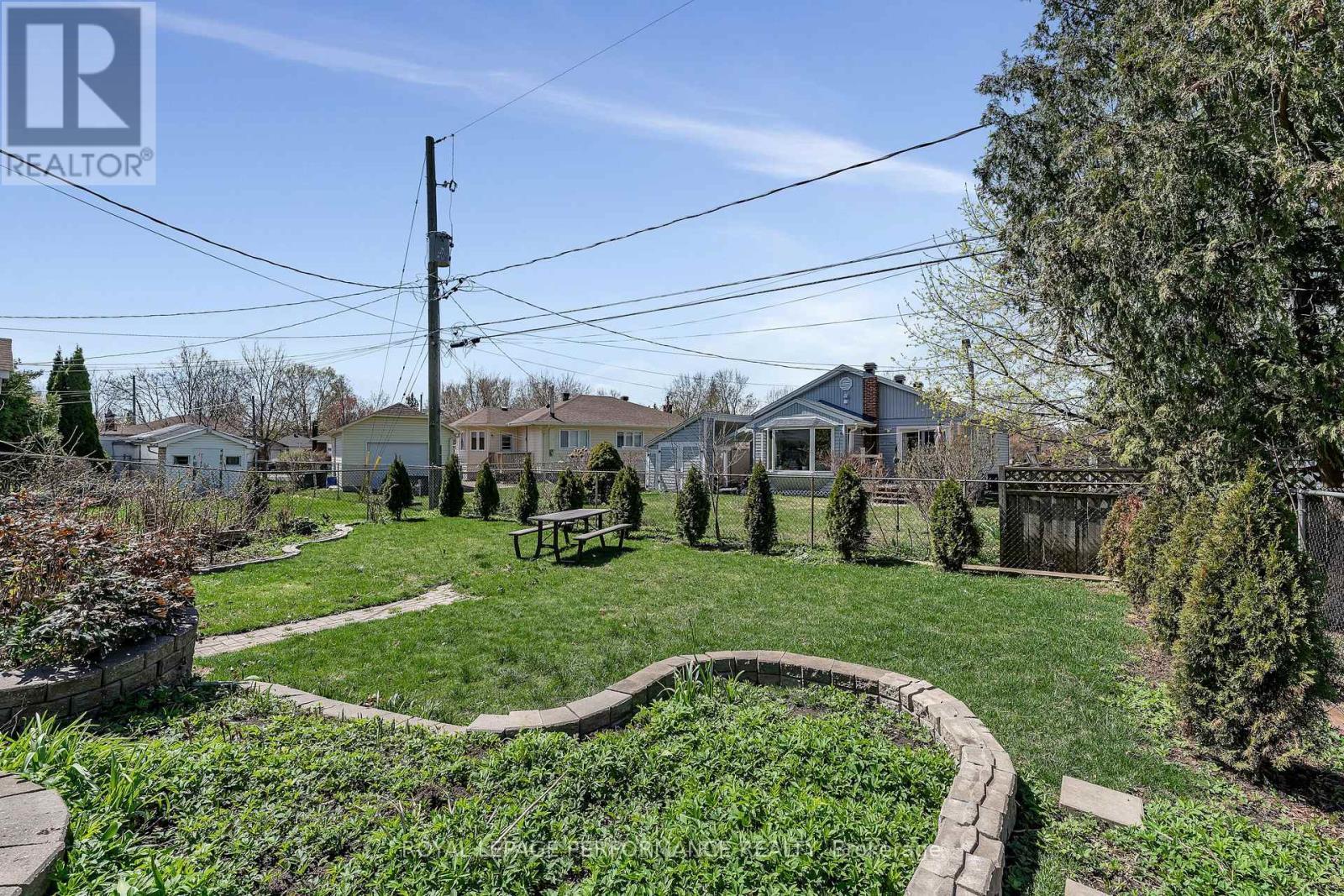 1960 Othello Avenue, Ottawa, ON - Outdoor