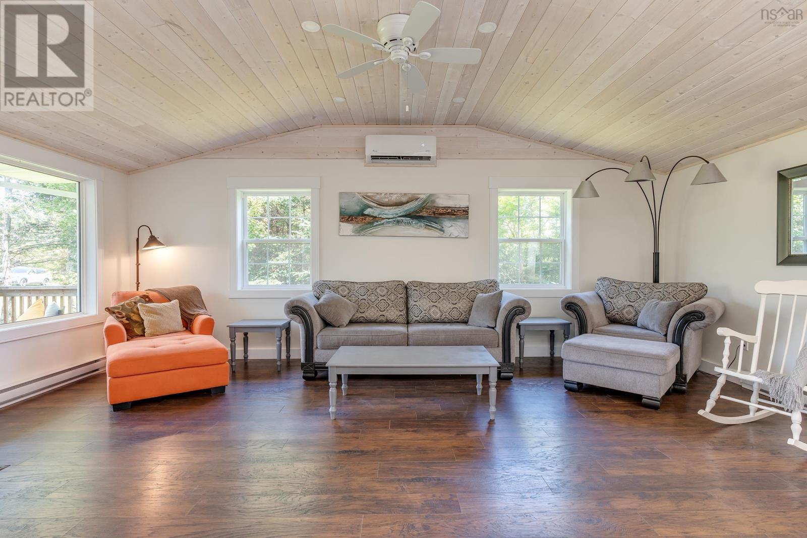 20 Howard Stevens Walk, Clam Harbour, NS - Indoor Photo Showing Living Room