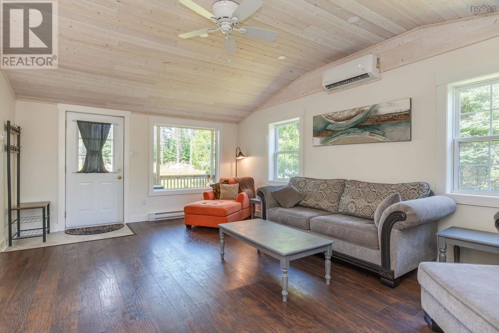 20 Howard Stevens Walk, Clam Harbour, NS - Indoor Photo Showing Living Room