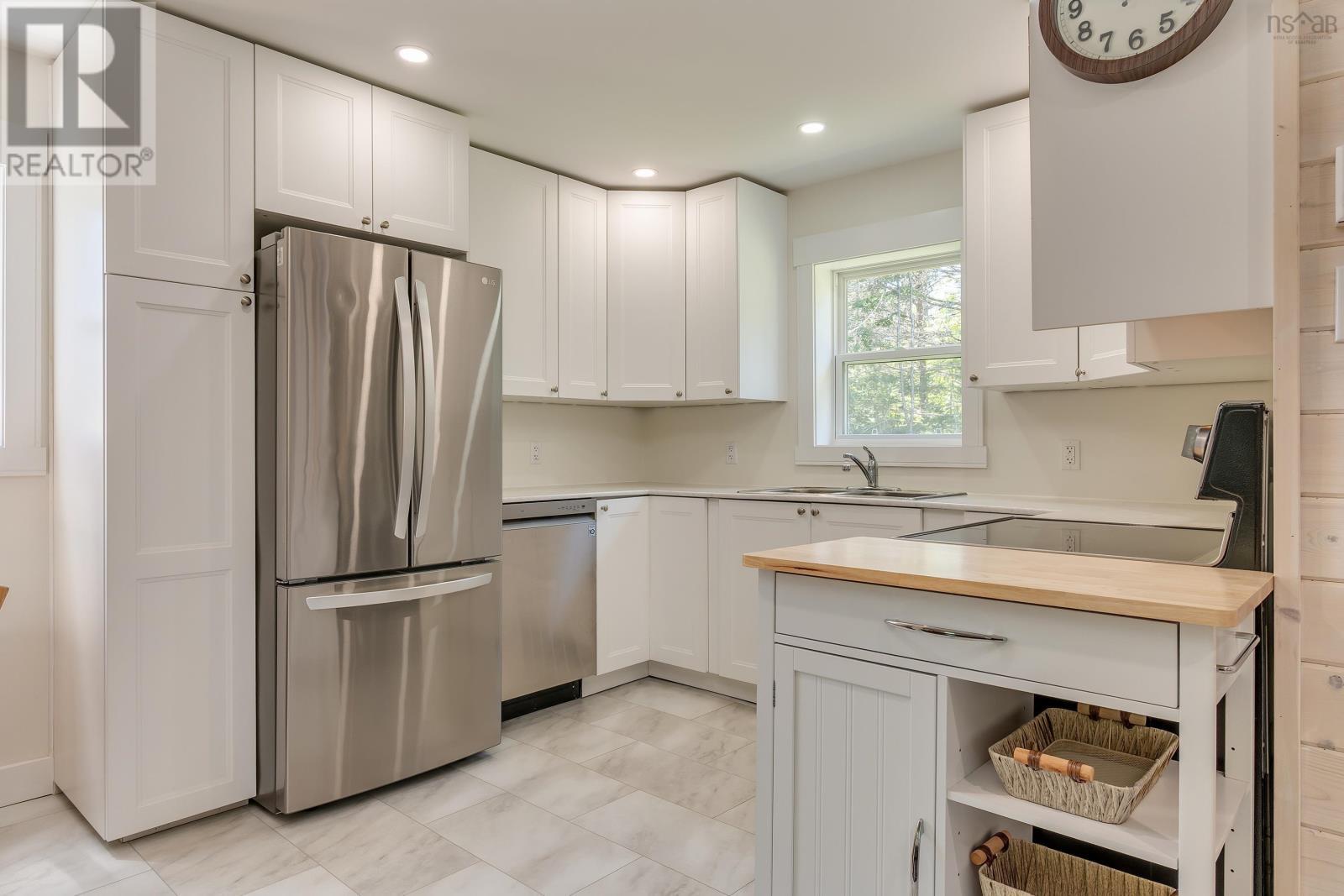 20 Howard Stevens Walk, Clam Harbour, NS - Indoor Photo Showing Kitchen