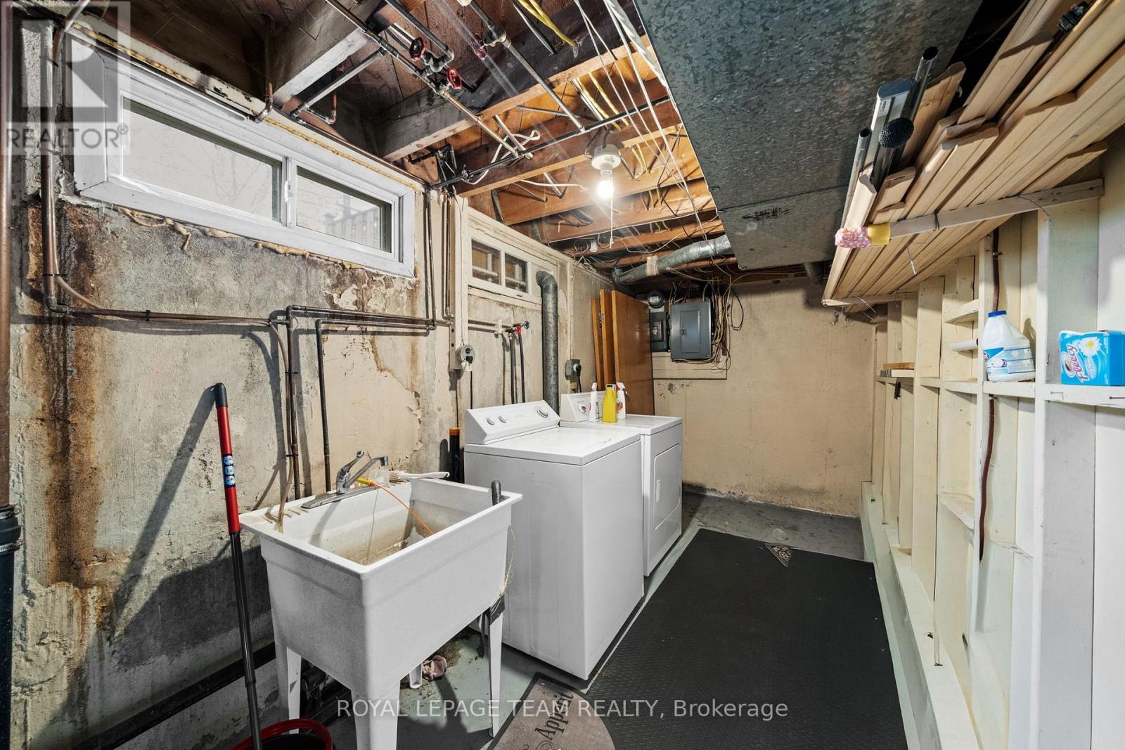 873 Smyth Road, Ottawa, ON - Indoor Photo Showing Laundry Room