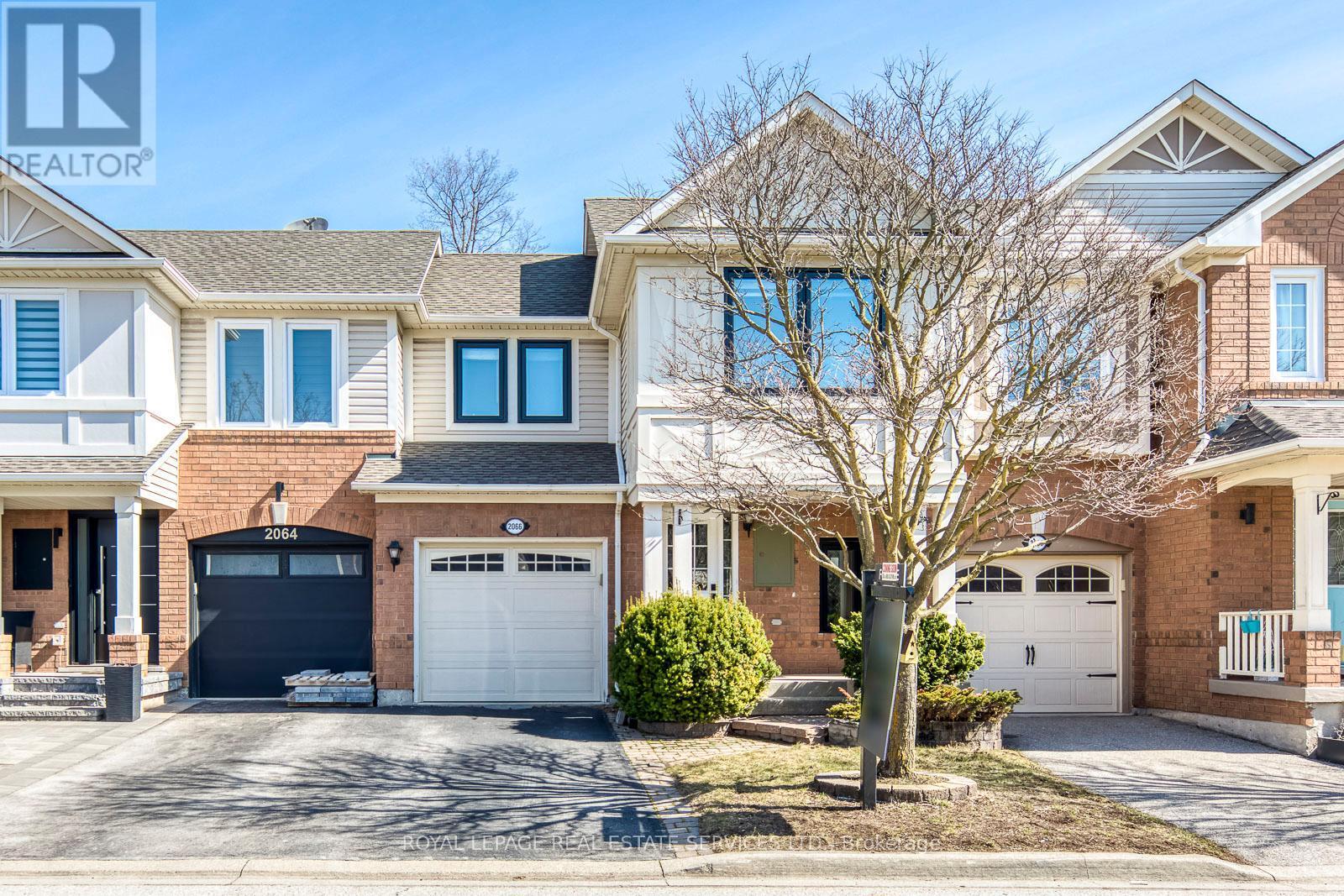 2066 Broadleaf Crescent, Burlington, ON - Outdoor With Facade