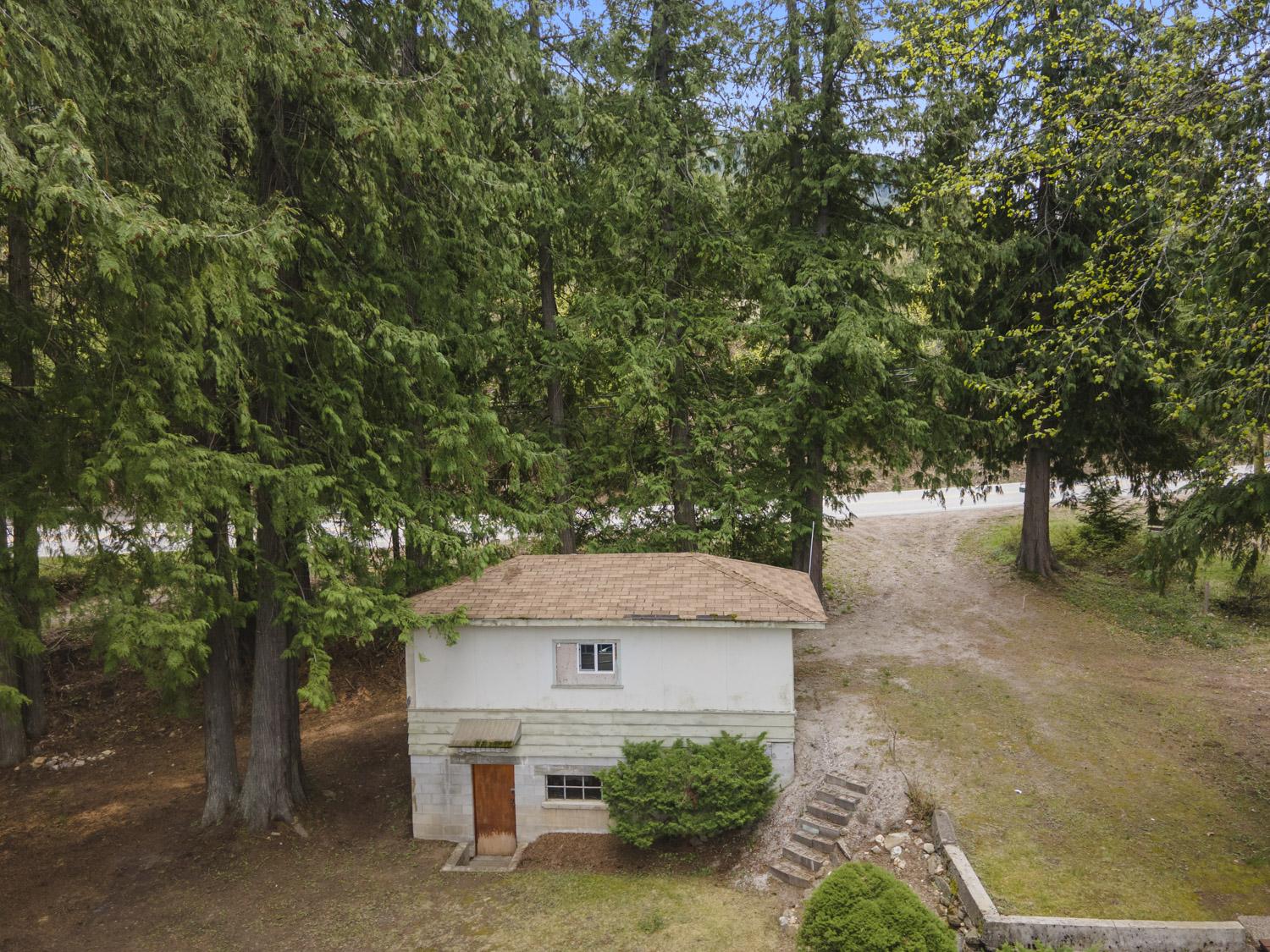13515 3A Highway, Boswell, BC - Outdoor