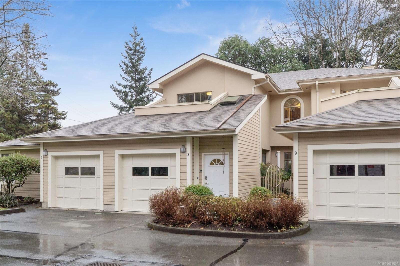 #8-909 Admirals Rd, Esquimalt, BC