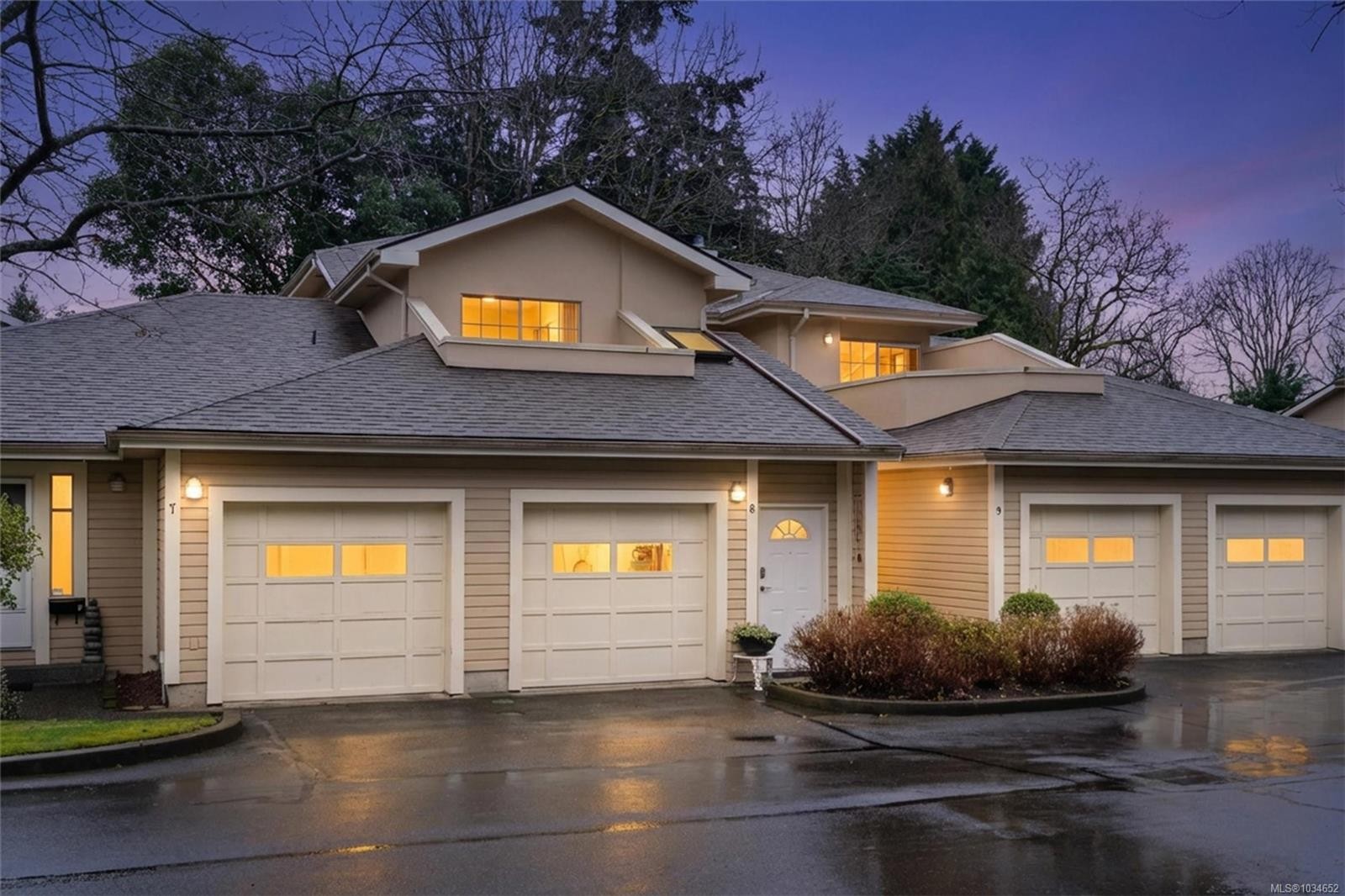 #8-909 Admirals Rd, Esquimalt, BC