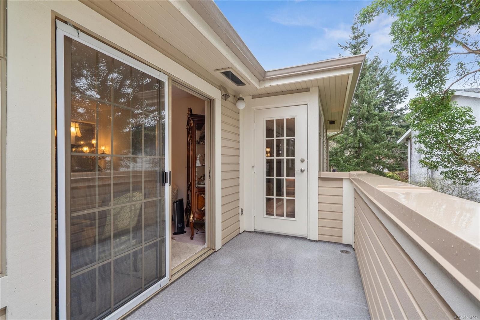 #8-909 Admirals Rd, Esquimalt, BC