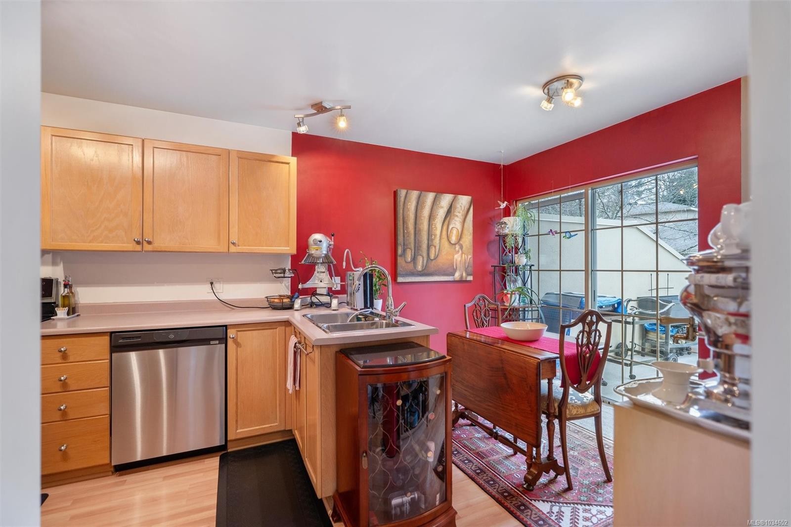 #8-909 Admirals Rd, Esquimalt, BC