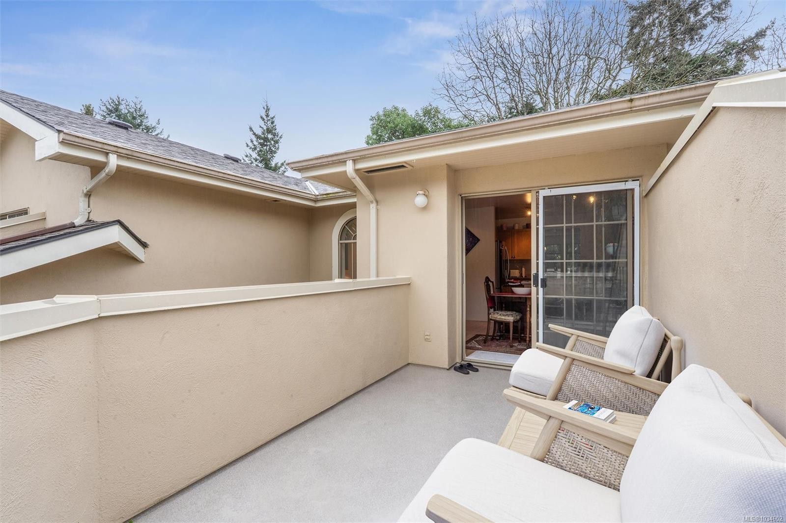 #8-909 Admirals Rd, Esquimalt, BC