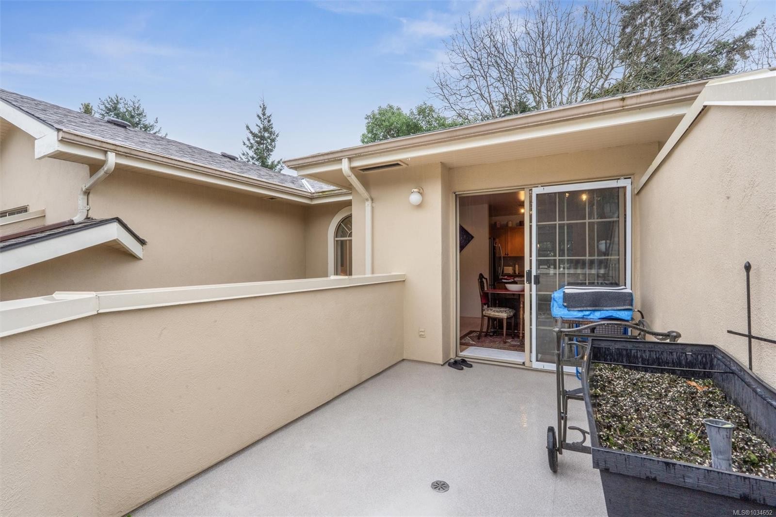 #8-909 Admirals Rd, Esquimalt, BC