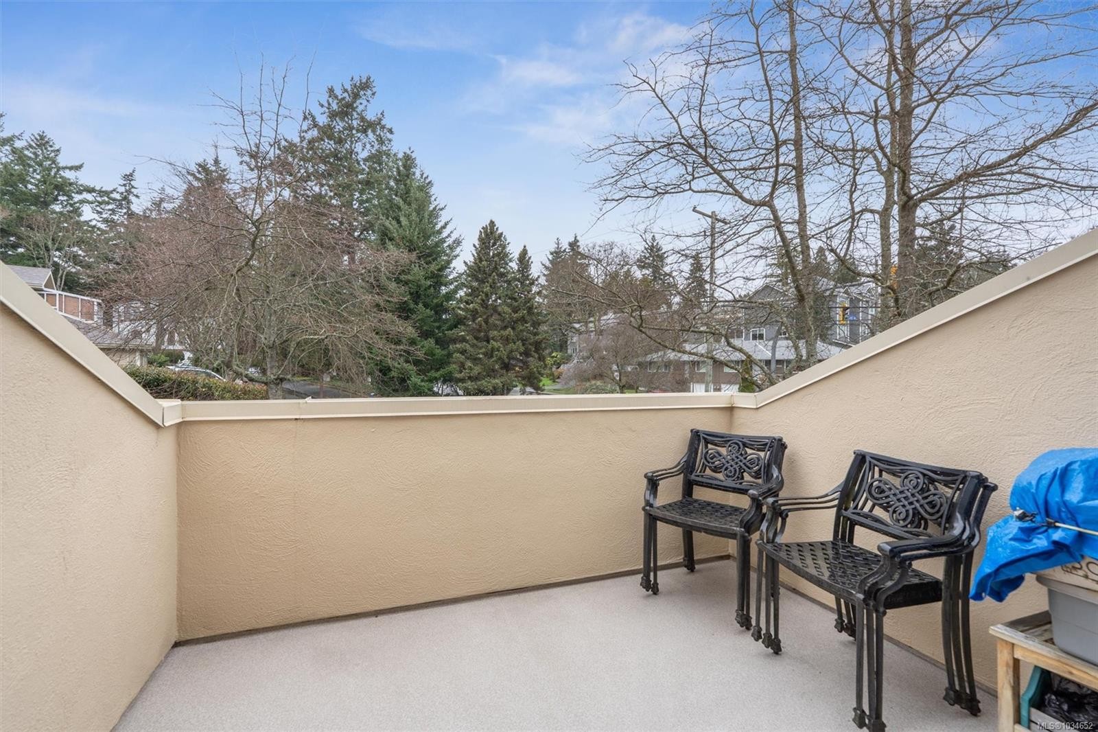 #8-909 Admirals Rd, Esquimalt, BC