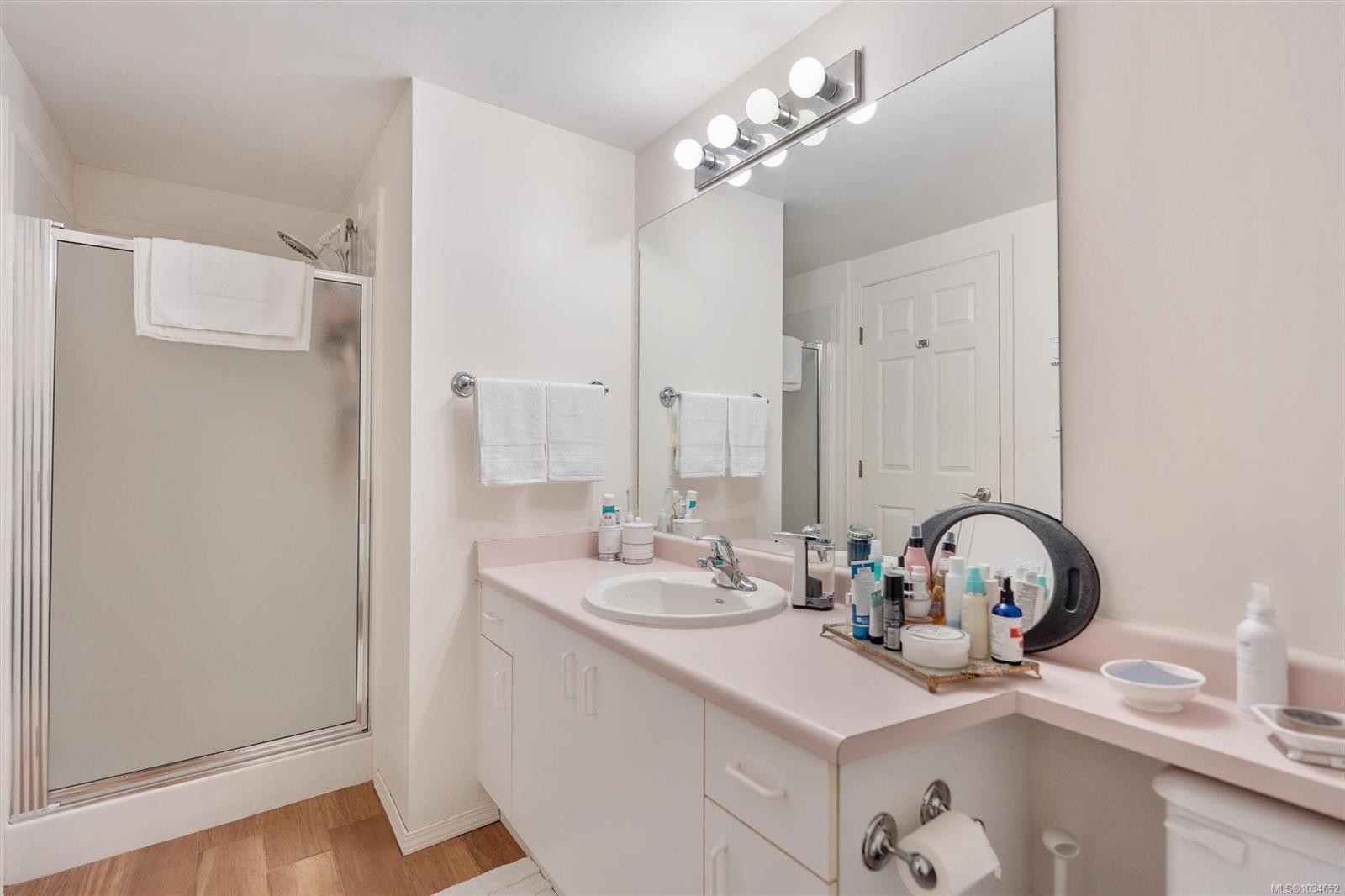 #8-909 Admirals Rd, Esquimalt, BC