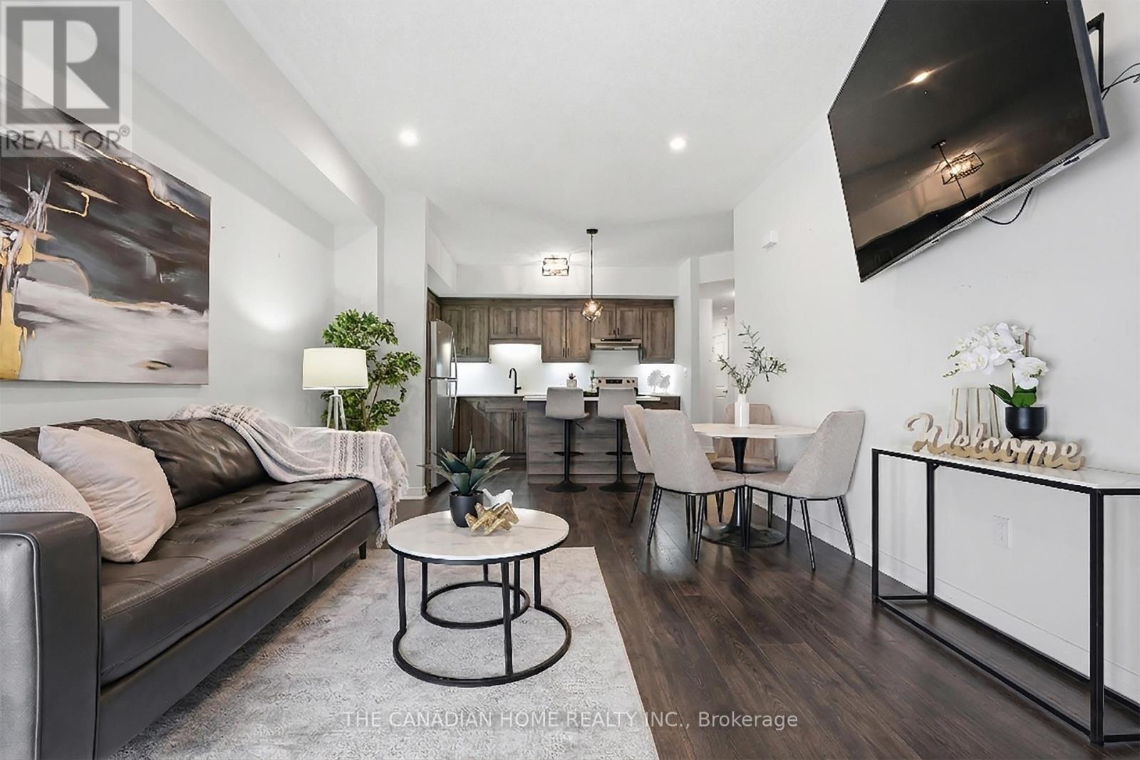 81 - 25 Isherwood Avenue, Cambridge, ON - Indoor Photo Showing Living Room