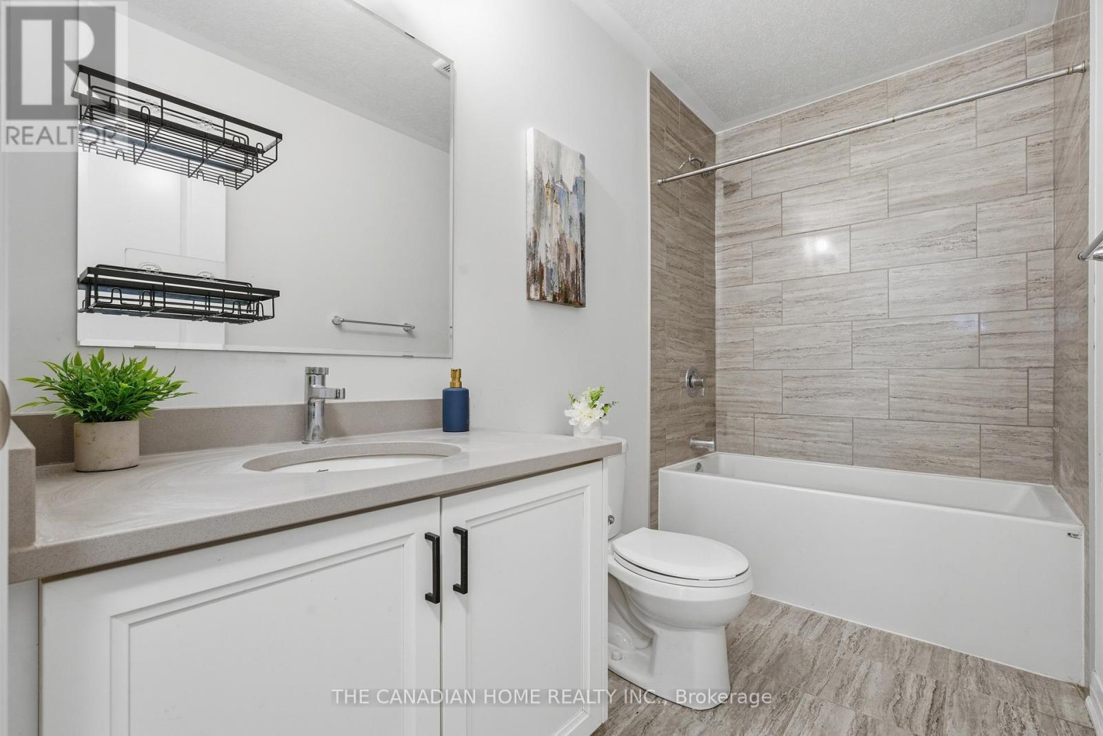 81 - 25 Isherwood Avenue, Cambridge, ON - Indoor Photo Showing Bathroom