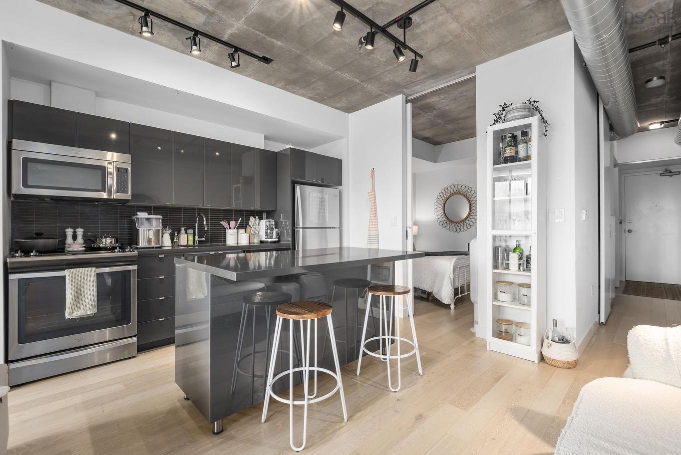 504 1065 Barrington Street, Halifax, NS
