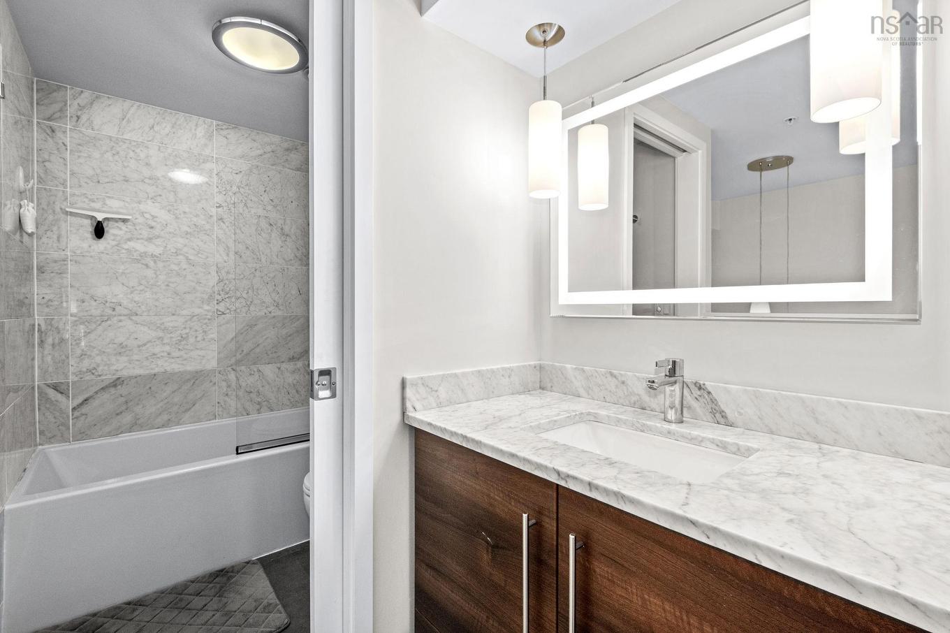222 5662 Roberts Street, Halifax, NS