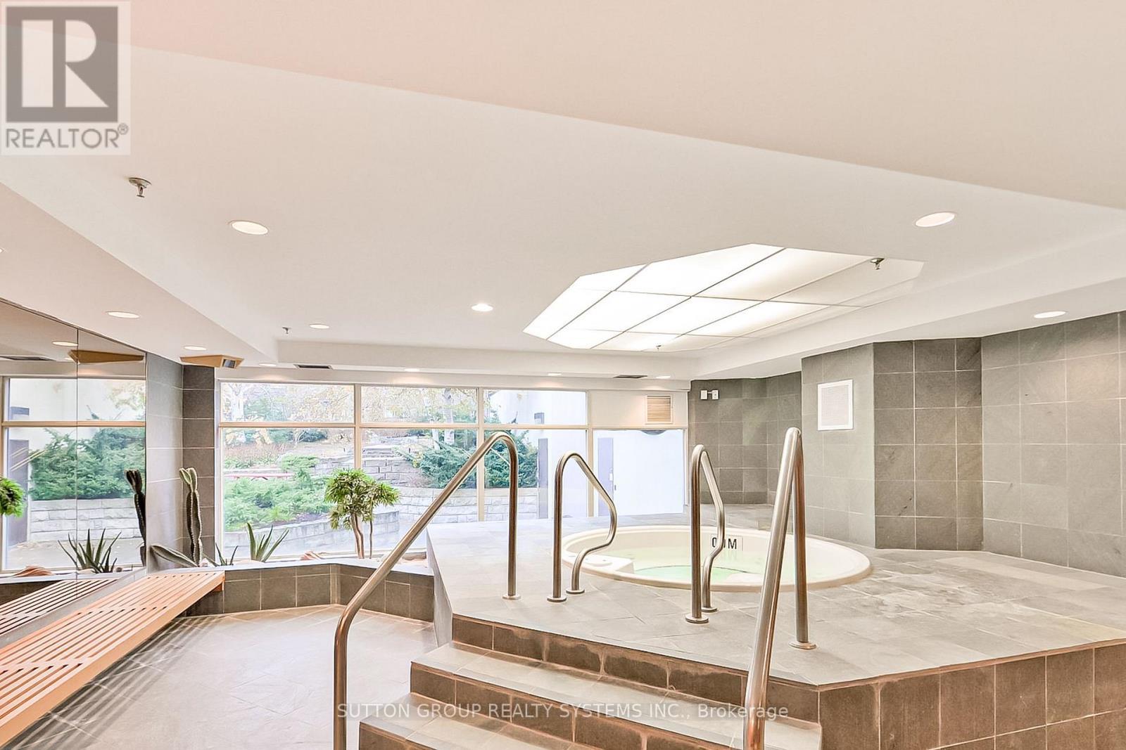 802 - 20 Cherrytree Drive, Brampton, ON - Indoor Photo Showing Other Room