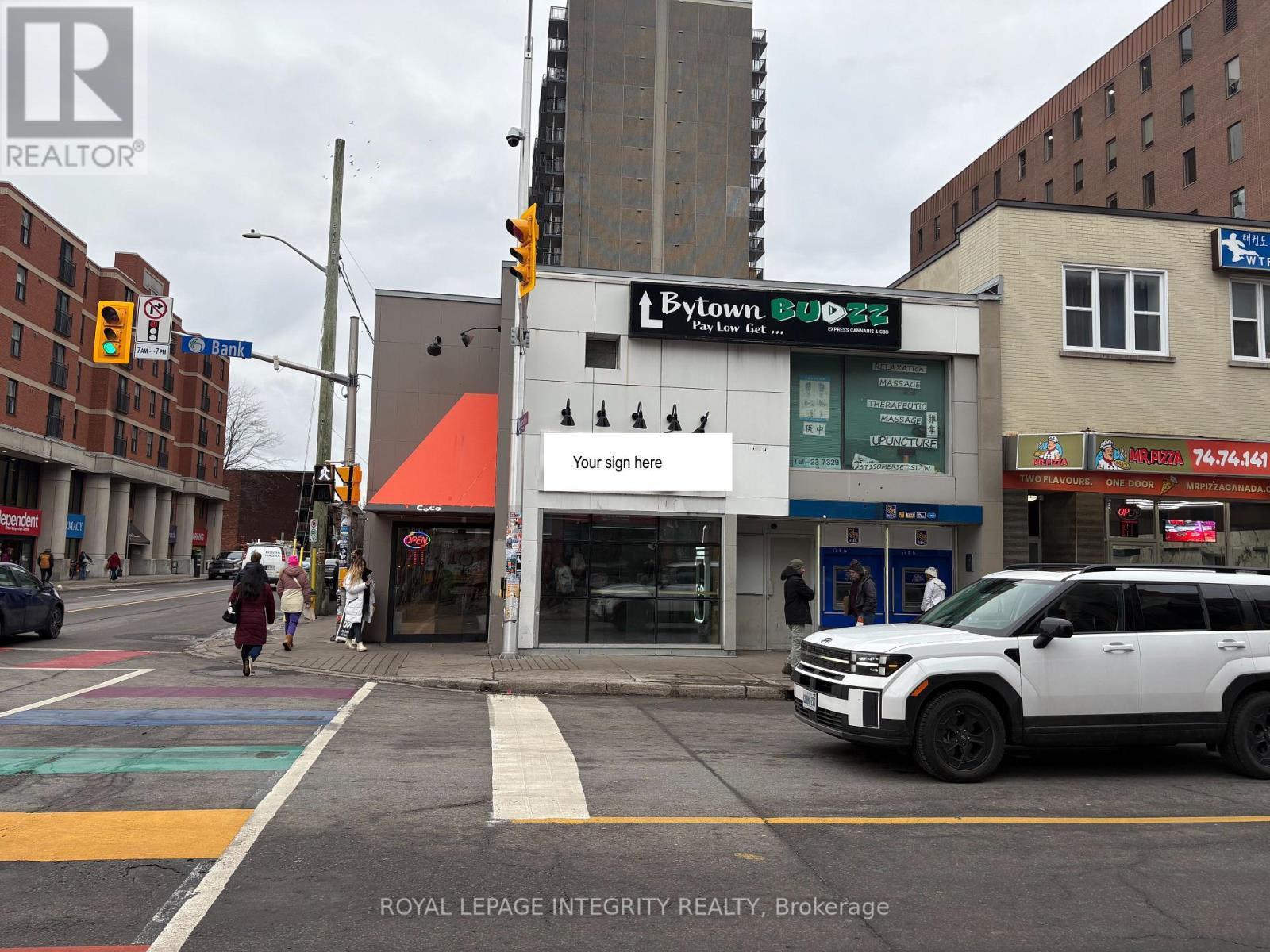 290 Bank Street, Ottawa, ON