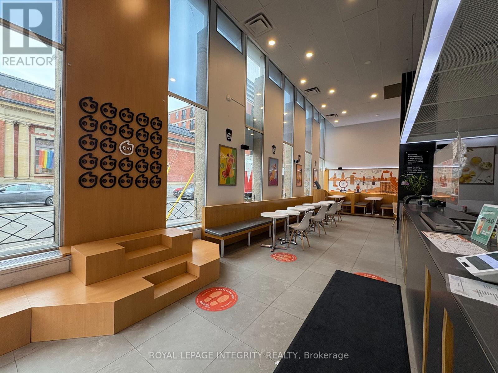 290 Bank Street, Ottawa, ON