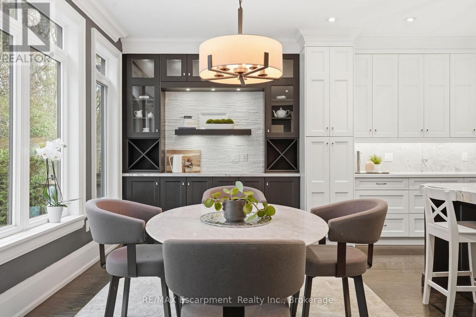 4180 Lakeshore Road, Burlington (Shoreacres), ON - Indoor Photo Showing Dining Room