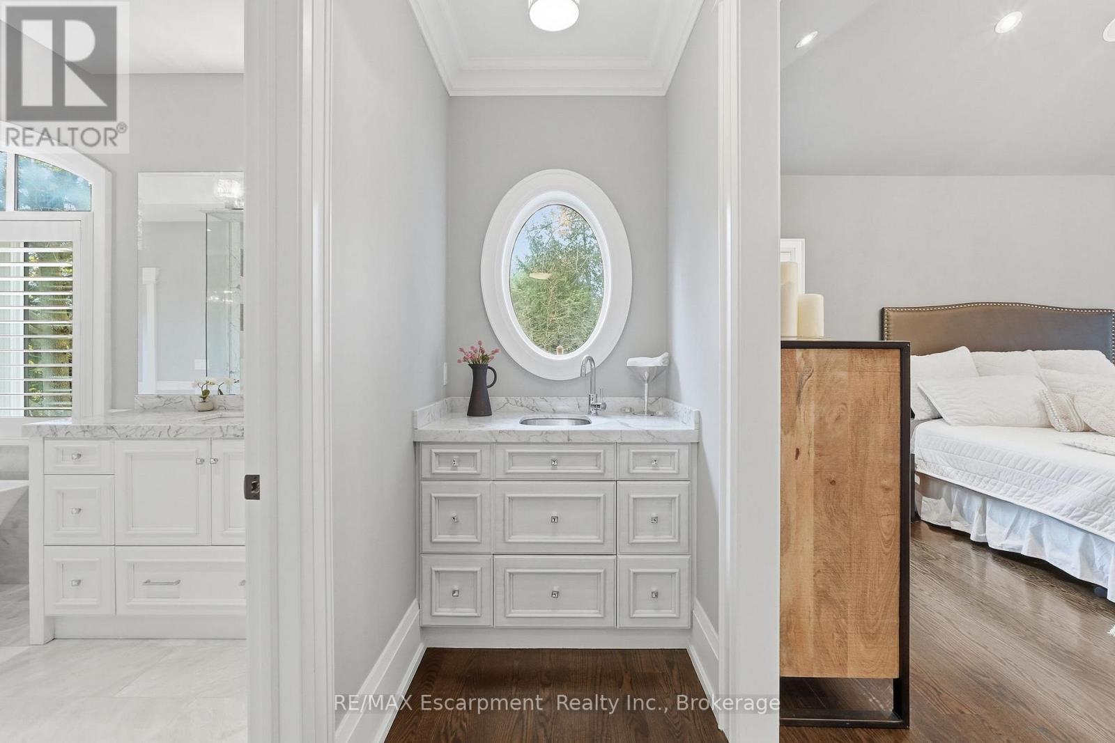 4180 Lakeshore Road, Burlington (Shoreacres), ON - Indoor Photo Showing Bathroom