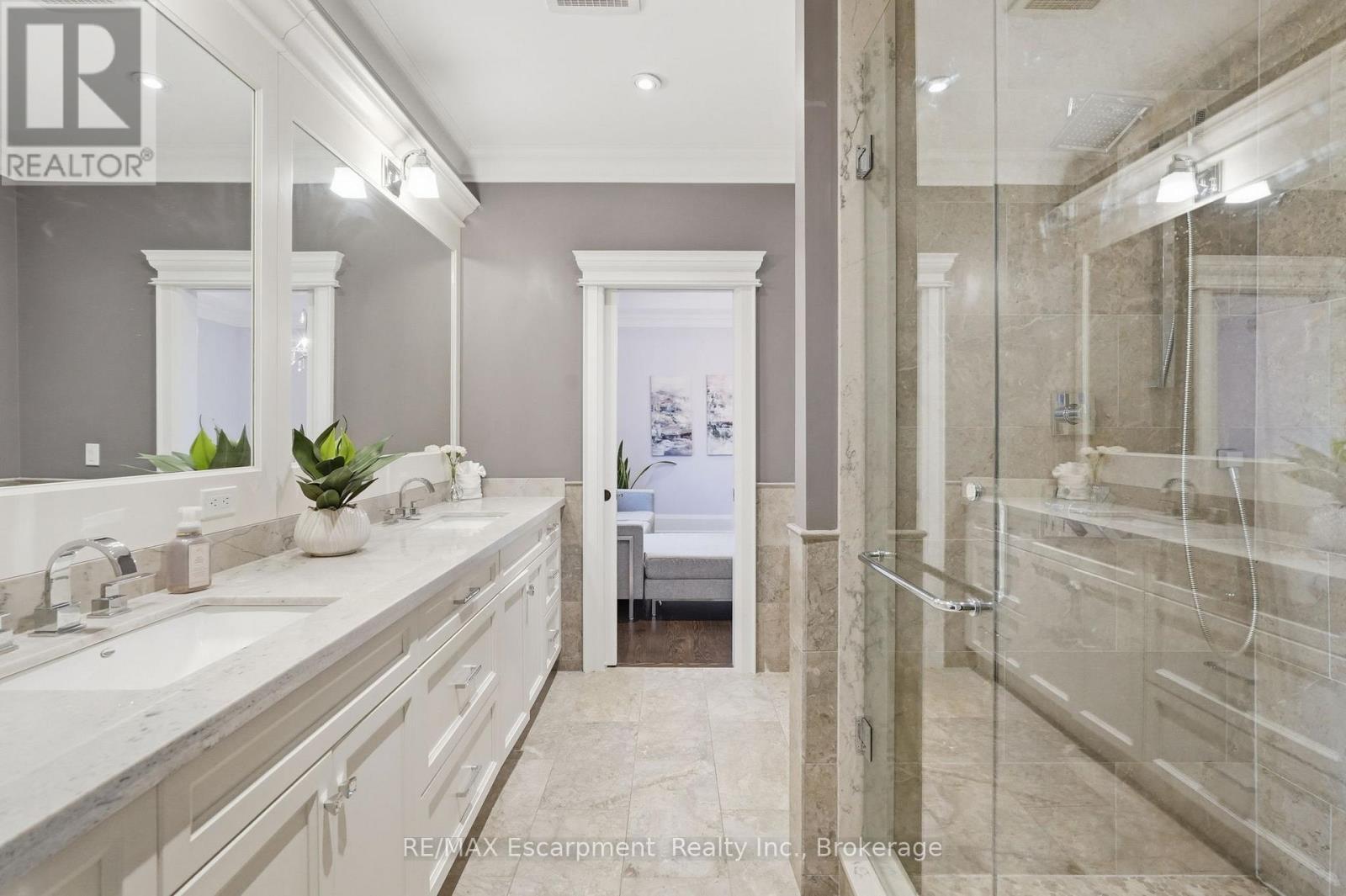 4180 Lakeshore Road, Burlington (Shoreacres), ON - Indoor Photo Showing Bathroom