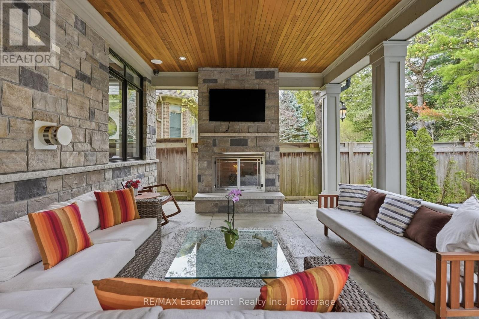 4180 Lakeshore Road, Burlington (Shoreacres), ON - Outdoor With Deck Patio Veranda With Exterior
