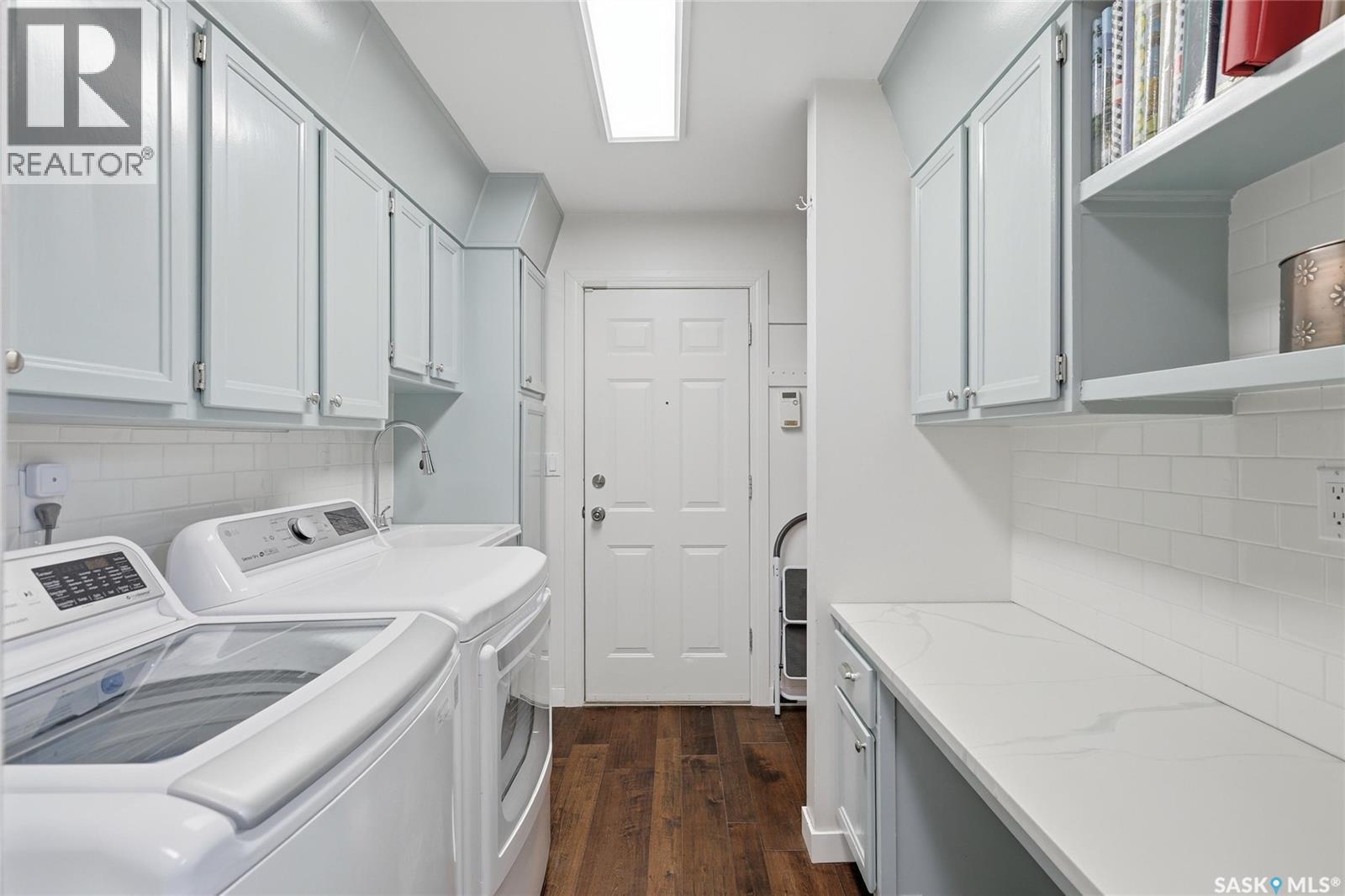 404 Dalgliesh Drive, Regina, SK - Indoor Photo Showing Laundry Room